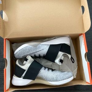 Women’s Nike Air Zoom Strong